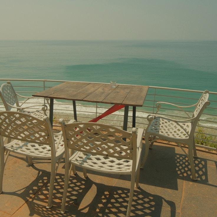 Family terraces and cafés for calm evenings in Toronto